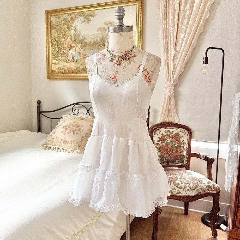 white ruffle mini dress  vintage 70s size 8 white tiered mini slip‎ dress